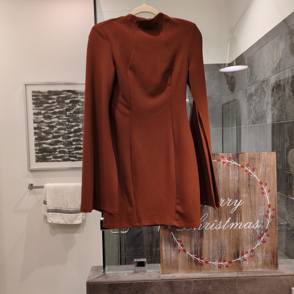 Exquisite Bell Bottom Sleeve Dress